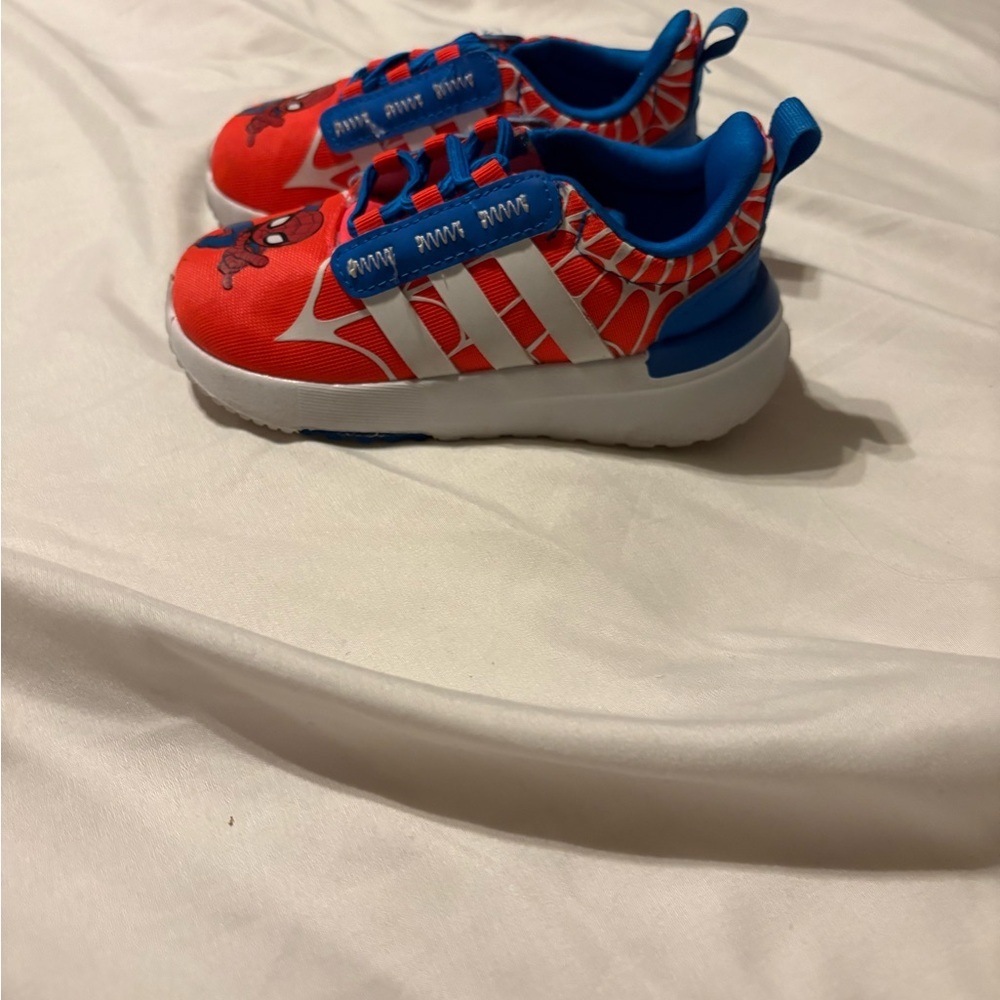 Kids Spider-Man Adidas sneakers - Picture 4 of 5